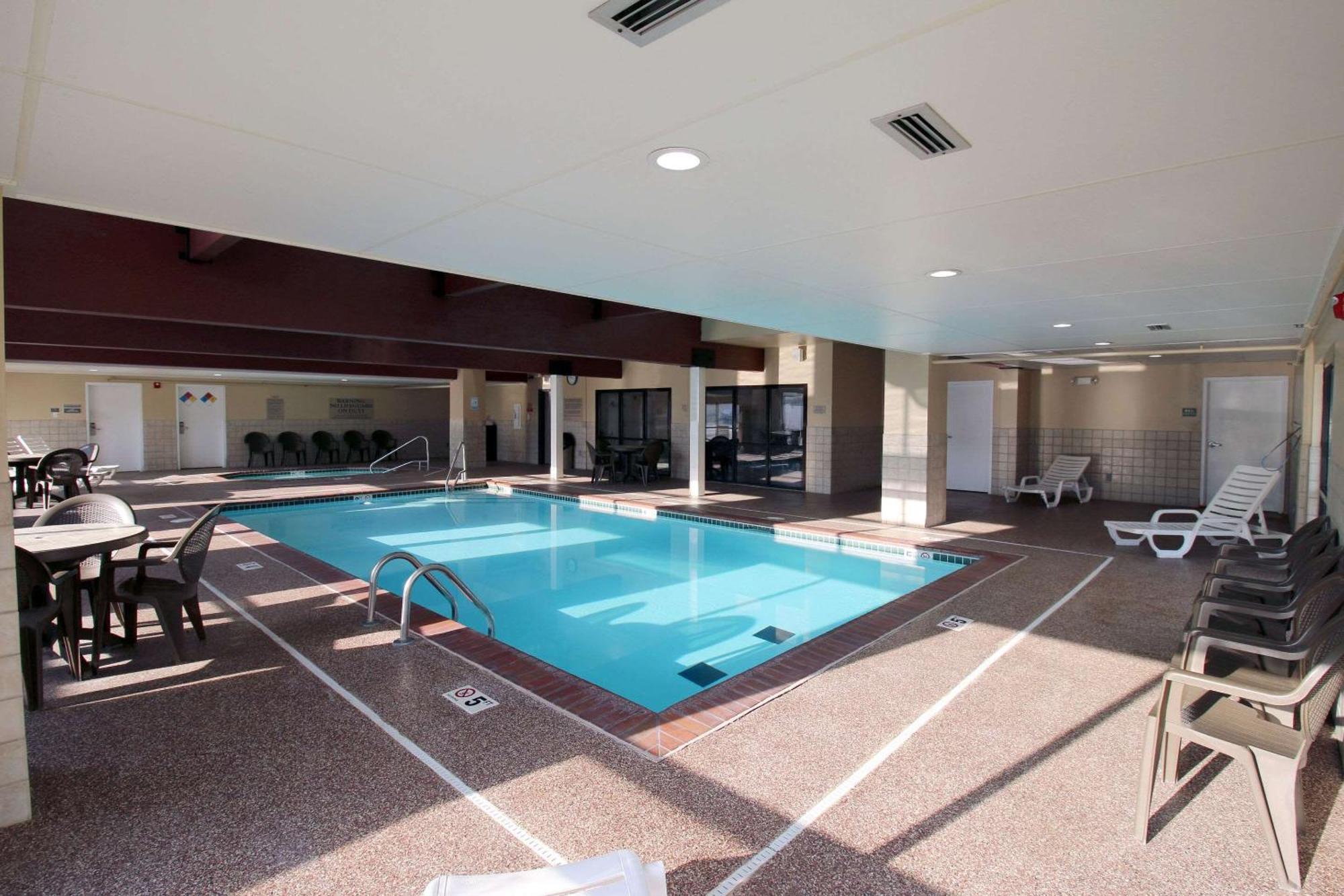 Country Inn & Suites By Radisson, Council Bluffs, Ia Zewnętrze zdjęcie